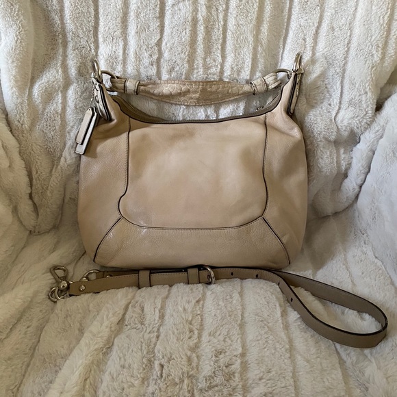 Coach bag with crossbody strap. - Picture 2 of 4